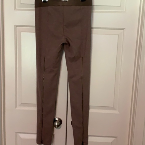 BCBG leggings with back leg zipper - Picture 1 of 6